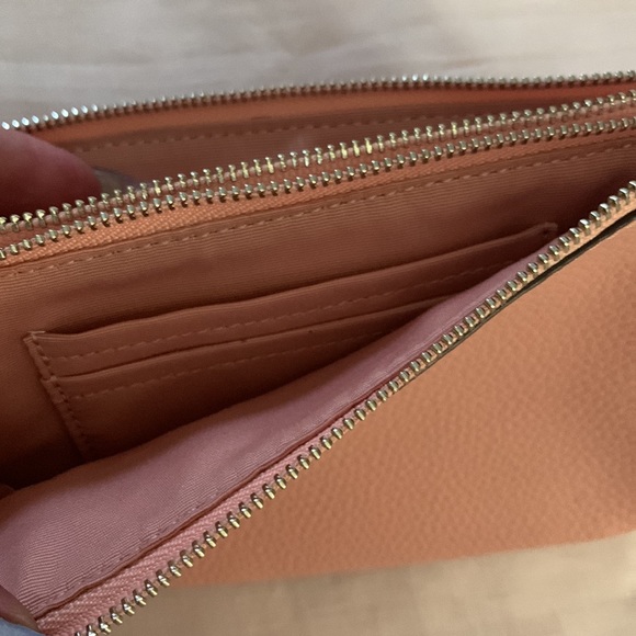 Coach - Picture 7 of 9